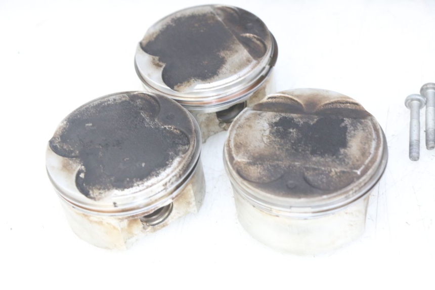 photo de ENGINE LOWER CASING TRIUMPH SPRINT ST 955 (1999 - 2001) - High-resolution close-up