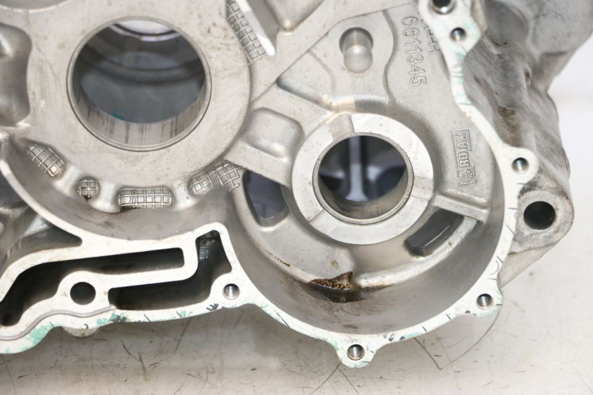 photo de ENGINE CRANKCASE CAN-AM SPYDER RS 1000 (2008 - 2012) - Component zoom