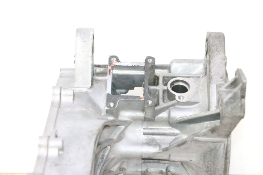 photo de ENGINE CRANKCASE KYMCO SUPER 8 2T 50 (2007 - 2013) - Detailed visual inspection
