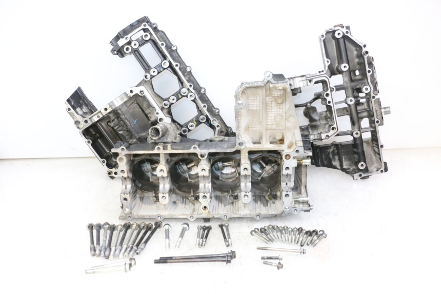 photo de ENGINE CRANKCASE SUZUKI GSR 750 (2011 - 2017) - Alternative angle