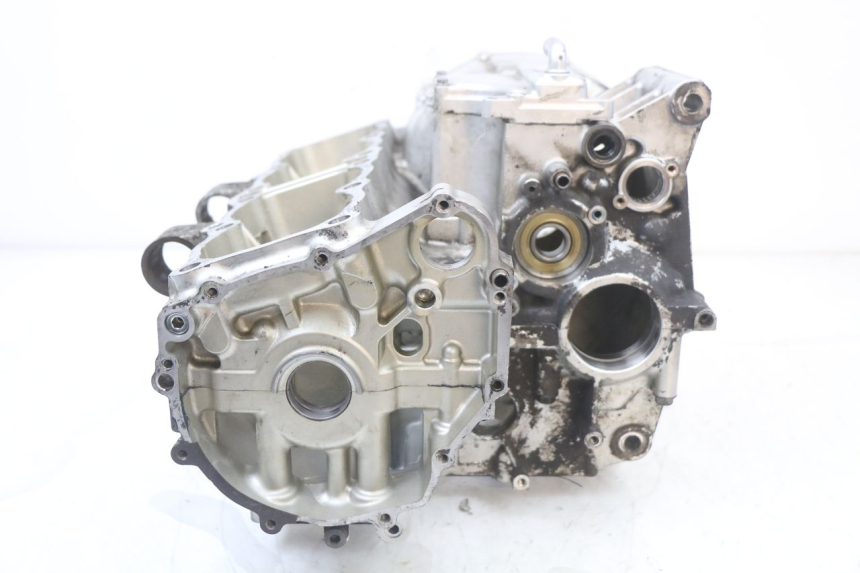 photo de ENGINE CRANKCASE SUZUKI GSX F GSXF 650 (2007 - 2015) - Alternative perspective