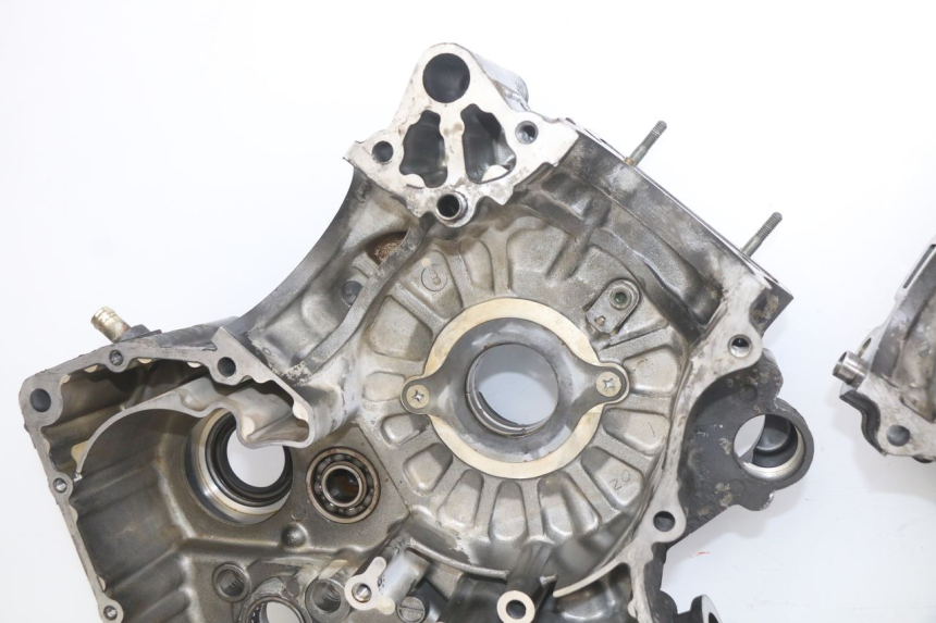 photo de ENGINE BOTTOM CASE SUZUKI SV N 650 (1999 - 2002) - Focus on structure