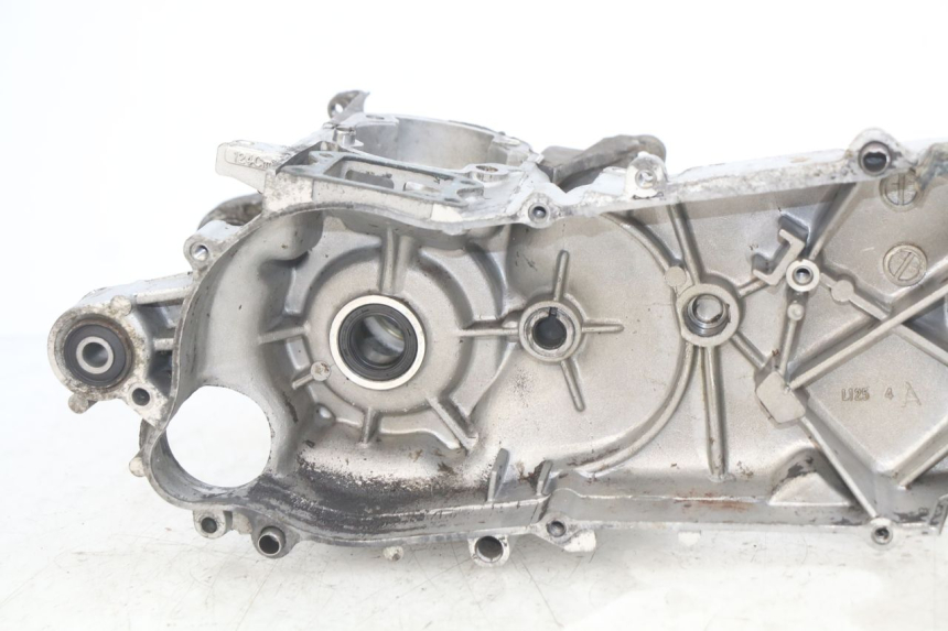photo de ENGINE LOWER CASING PEUGEOT SV 125 (1991 - 1994) - Surface and material condition