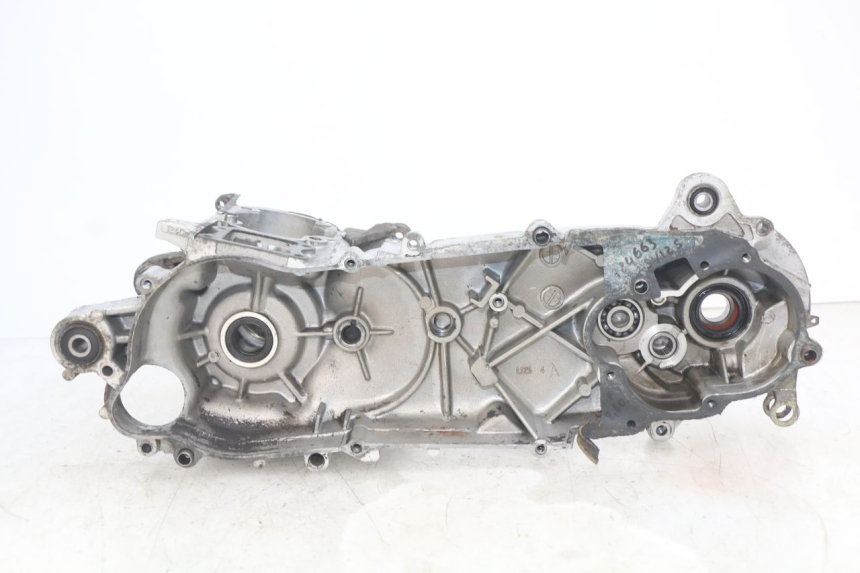 photo de ENGINE LOWER CASING PEUGEOT SV 125 (1991 - 1994) - Markings and original references