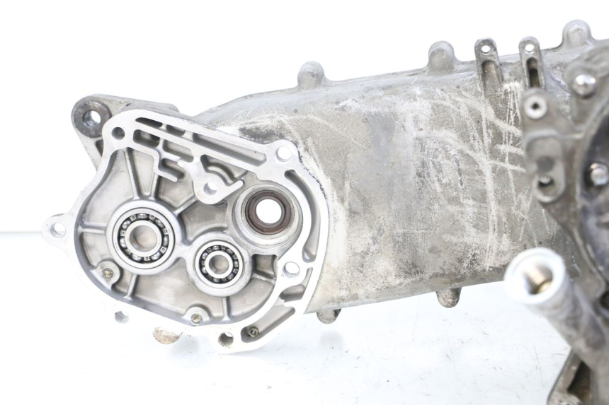 photo de ENGINE LOWER CASING SYM ORBIT III 3 4T 50 (2018 - 2021) - High-resolution close-up