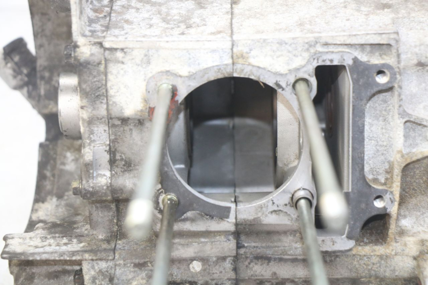 photo de ENGINE LOWER CRANKCASE SYM SYMPHONY 125 (2009 - 2015) - Alternative perspective