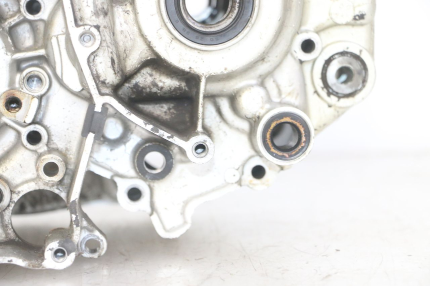 photo de ENGINE LOWER CASING YAMAHA TDR DELTABOX 125 (1997 - 2003) - Component zoom