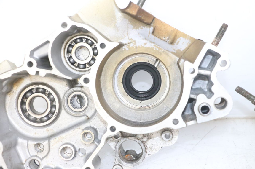 photo de ENGINE LOWER CASING YAMAHA TDR DELTABOX 125 (1997 - 2003) - Component detail