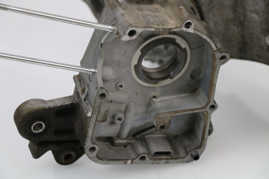 photo de ENGINE CRANKCASE BAOTIAN TRAVEL SPIRIT 50 (2010 - 2012) - Additional view of the item