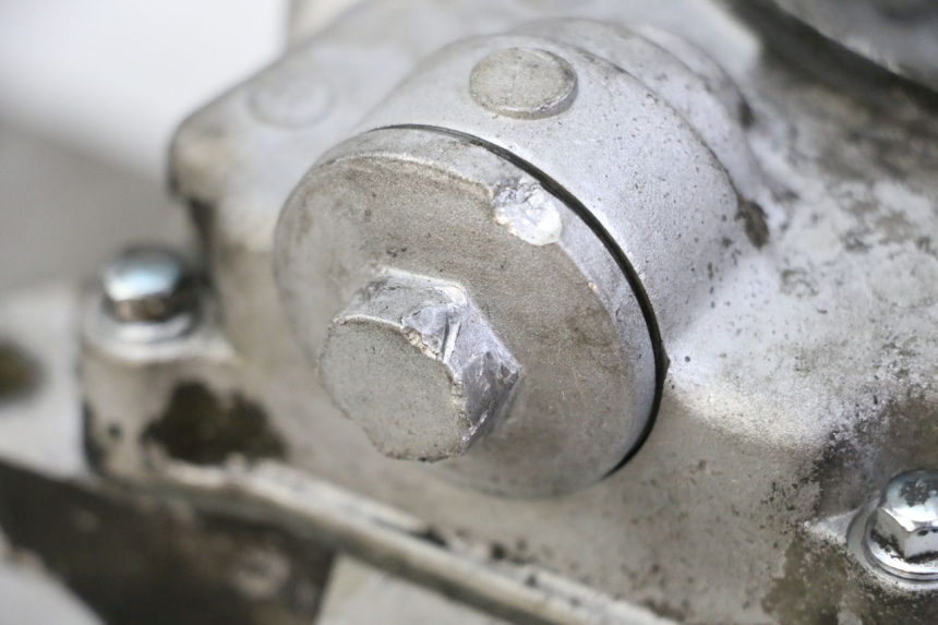 photo de ENGINE LOWER CASING PEUGEOT TWEET 4T 50 (2018 - 2022) - Zoom on usage condition