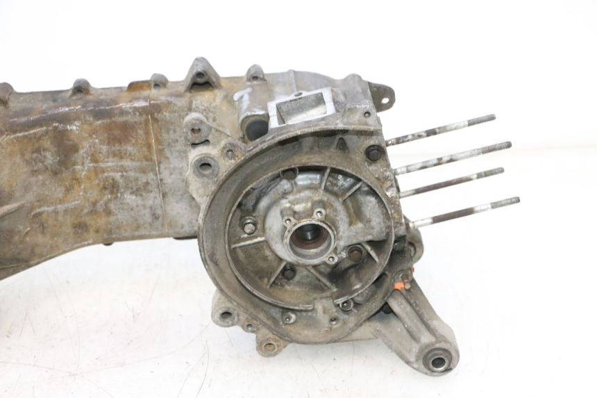 photo de ENGINE CRANKCASE PIAGGIO TYPHOON 50 (2000 - 2009) - High-resolution close-up