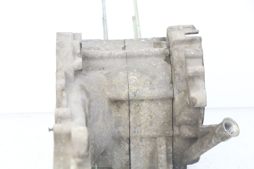 photo de ENGINE LOWER CASING PEUGEOT V-CLIC VCLIC 50 (2007 - 2013) - Component zoom