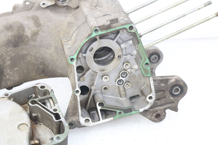 photo de ENGINE LOWER CASING PEUGEOT V-CLIC VCLIC 50 (2007 - 2013) - Used quality zoom