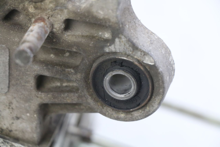 photo de ENGINE LOWER CASING PEUGEOT V-CLIC VCLIC 50 (2007 - 2013) - Zoom on usage condition