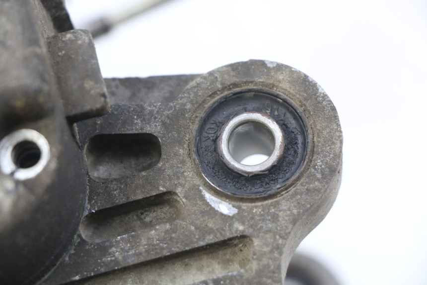 photo de ENGINE LOWER CASING PEUGEOT V-CLIC VCLIC 50 (2007 - 2013) - Alternative perspective