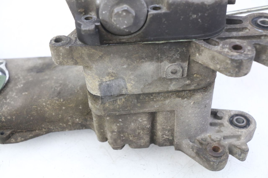 photo de ENGINE LOWER CASING PEUGEOT V-CLIC VCLIC 50 (2007 - 2013) - Technical close-up