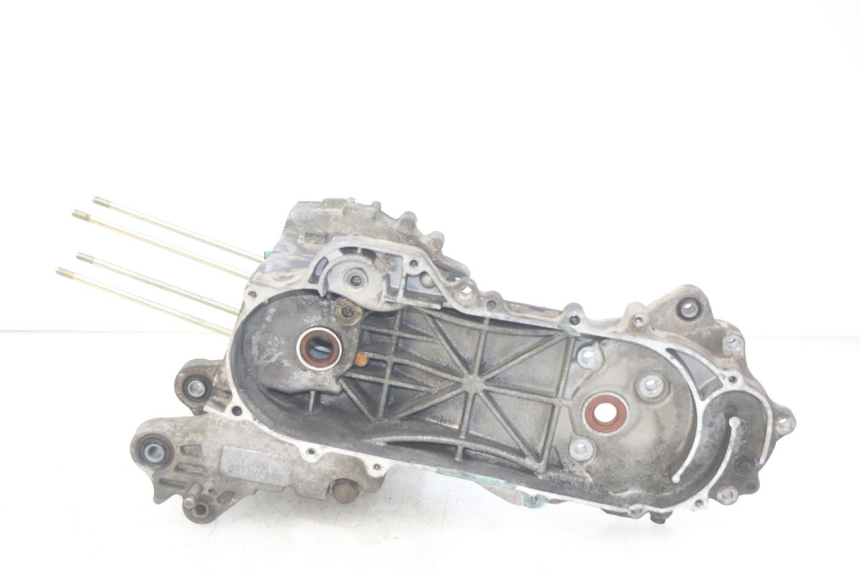 photo de ENGINE LOWER CASING PEUGEOT V-CLIC VCLIC 50 (2007 - 2013) - Main view