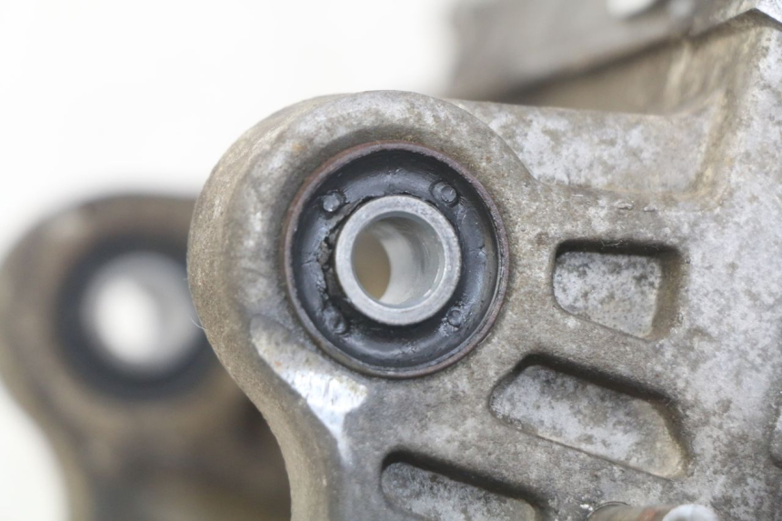 photo de ENGINE LOWER CASING PEUGEOT V-CLIC VCLIC 50 (2007 - 2013) - Technical close-up