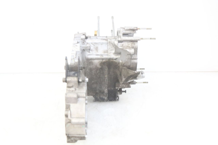 photo de ENGINE LOWER CRANKCASE PIAGGIO VESPA GTS IGET ABS 125 (2017 - 2023) - Additional view of the item