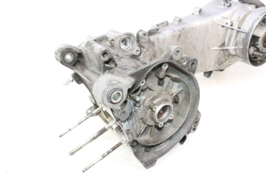 photo de ENGINE CRANKCASE PIAGGIO VESPA PRIMAVERA 2T 50 (2013 - 2018) - Component detail
