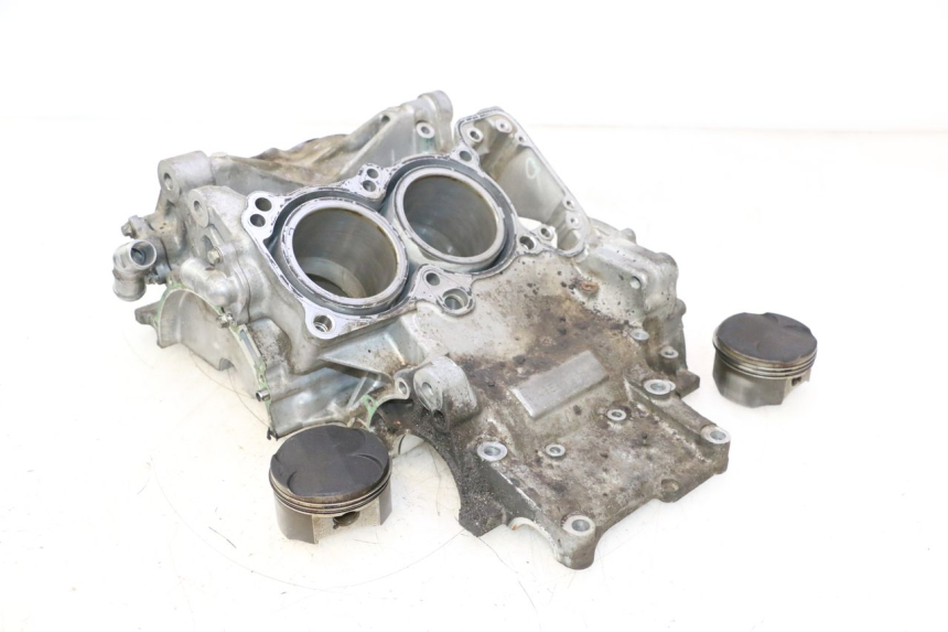 photo de ENGINE CRANKCASE HONDA VFR FI RC46 800 (1998 - 2001) - Main view