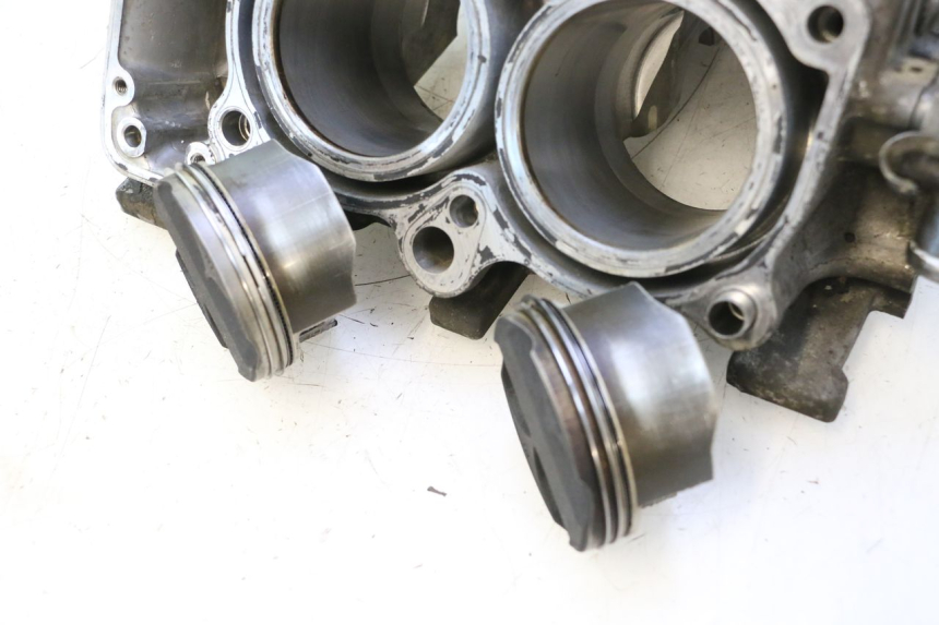 photo de ENGINE CRANKCASE HONDA VFR FI RC46 800 (1998 - 2001) - Product overview