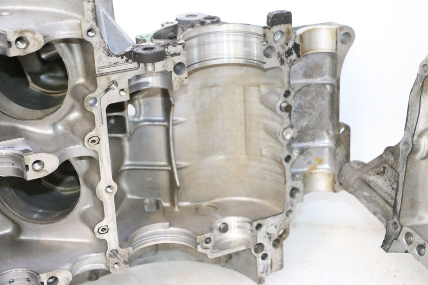 photo de ENGINE CRANKCASE HONDA VFR FI RC46 800 (1998 - 2001) - Component zoom