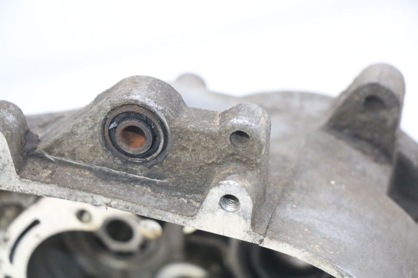 photo de ENGINE LOWER CASING PEUGEOT VIVACITY NEW 2T 50 (2008 - 2017) - Additional view of the item