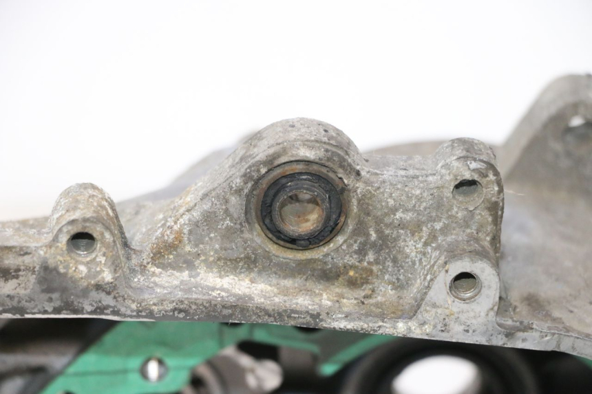 photo de ENGINE LOWER CASING PEUGEOT VIVACITY NEW 2T 50 (2008 - 2017) - Detailed visual inspection