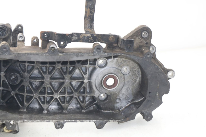 photo de ENGINE CRANKCASE PEUGEOT VIVACITY NEW 4T 50 (2008 - 2017) - Surface and material condition