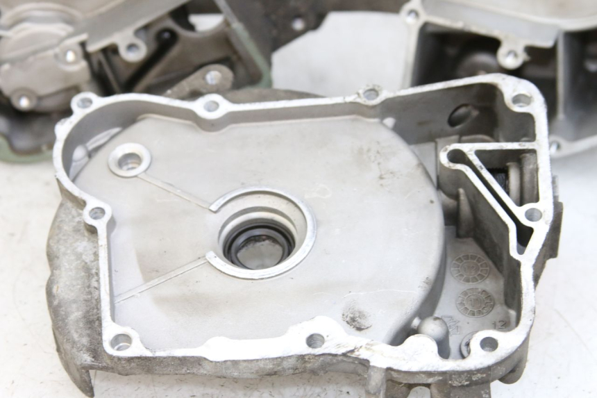 photo de ENGINE CRANKCASE PEUGEOT VIVACITY 125 (2010 - 2017) - High-resolution close-up