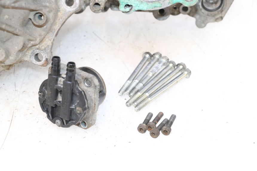 photo de ENGINE CRANKCASE PEUGEOT VIVACITY 50 (2004 - 2009) - Detailed visual inspection