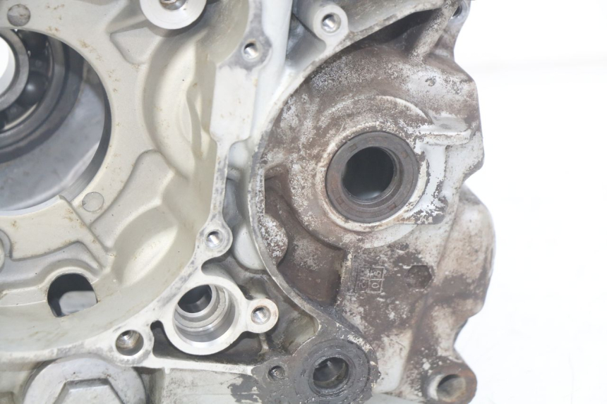 photo de ENGINE LOWER CASING DAELIM VJ ROADWIN FI 125 (2008 - 2017) - Fixing points details