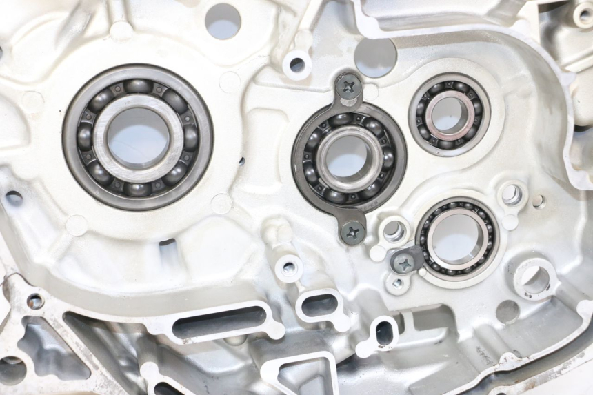 photo de ENGINE CRANKCASE SUZUKI VL INTRUDER 125 (2004 - 2007) - Additional view of the item