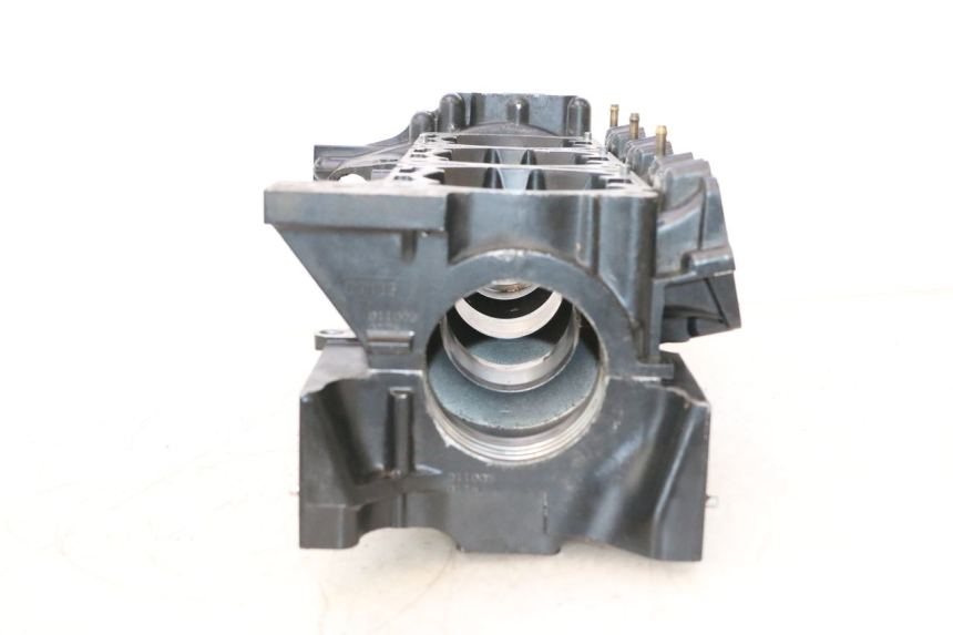 photo de ENGINE CRANKCASE YAMAHA WAVE RUNNER GP R 1200 (2000 - 2003) - Additional view of the item