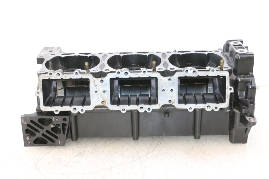photo de ENGINE CRANKCASE YAMAHA WAVE RUNNER GP R 1200 (2000 - 2003) - High-resolution close-up
