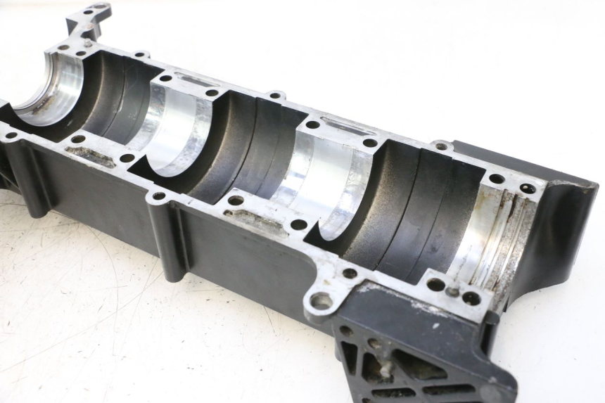 photo de ENGINE CRANKCASE YAMAHA WAVE RUNNER GP R 1200 (2000 - 2003) - Component detail