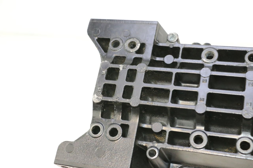 photo de ENGINE CRANKCASE YAMAHA WAVE RUNNER GP R 1200 (2000 - 2003) - Fixing points details