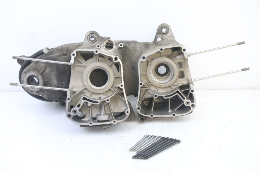 photo de ENGINE CRANKCASE YAMAHA X-MAX XMAX 125 (2010 - 2013) - Main view