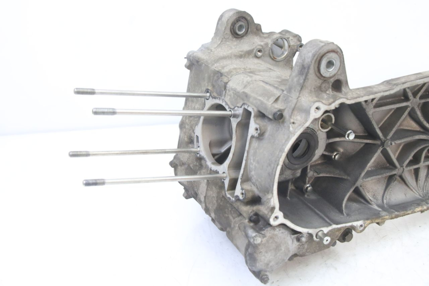photo de ENGINE CRANKCASE YAMAHA X-MAX XMAX 125 (2010 - 2013) - Surface and material condition