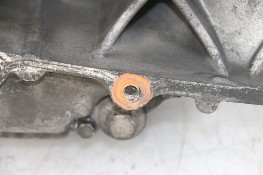 photo de BOTTOM ENGINE CASING YAMAHA XMAX X-MAX 125 (2006 - 2009) - Focus on structure