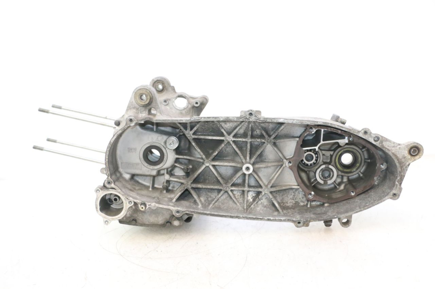photo de BOTTOM ENGINE CASING YAMAHA XMAX X-MAX 125 (2006 - 2009) - Additional view of the item