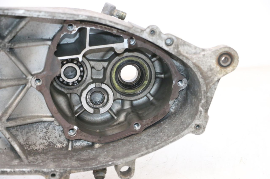 photo de BOTTOM ENGINE CASING YAMAHA XMAX X-MAX 125 (2006 - 2009) - Component zoom