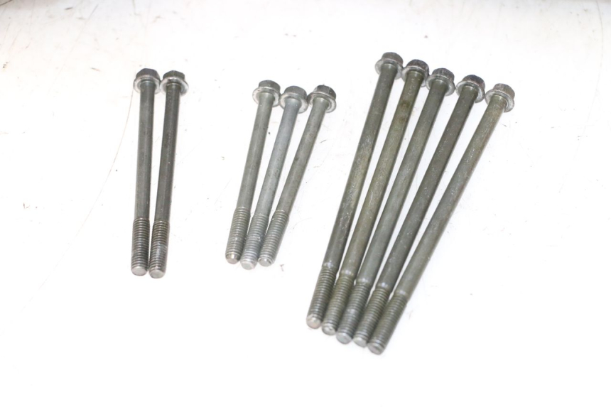photo de BOTTOM ENGINE CASING YAMAHA XMAX X-MAX 125 (2006 - 2009) - Zoom on usage condition