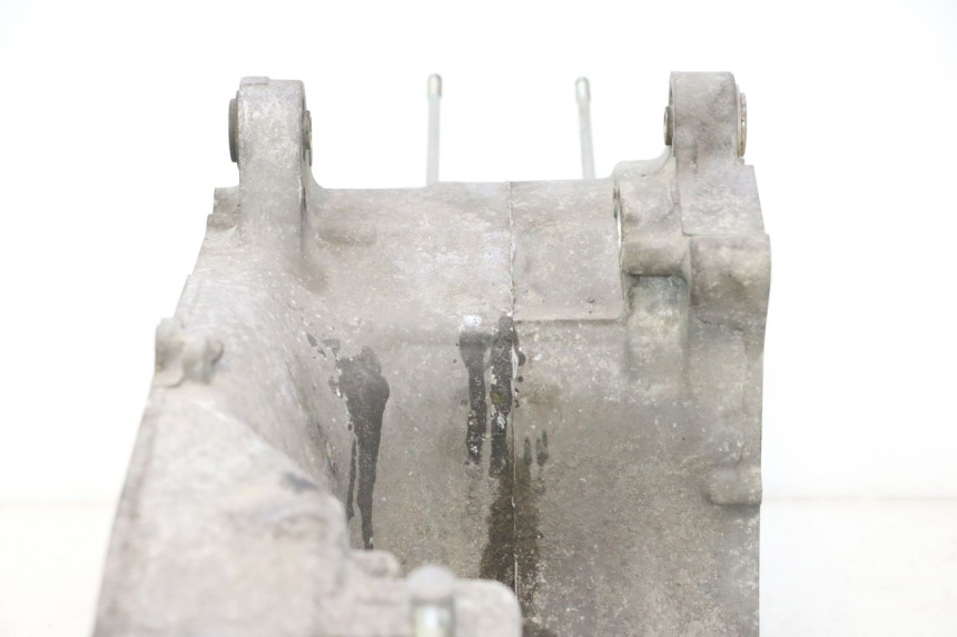 photo de BOTTOM ENGINE CASING YAMAHA XMAX X-MAX 125 (2006 - 2009) - Surface and material condition