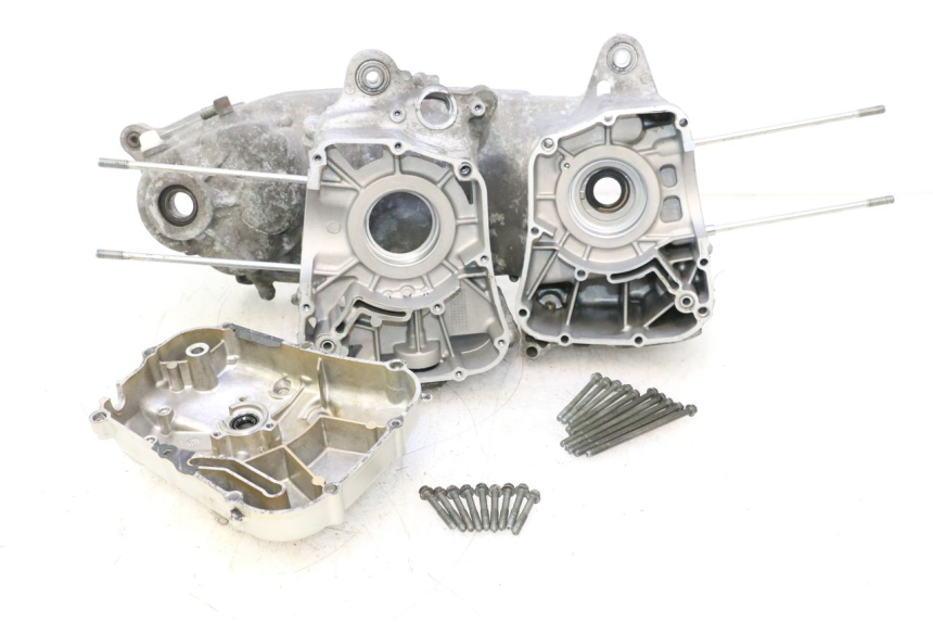 photo de BOTTOM ENGINE CASING YAMAHA XMAX X-MAX 125 (2006 - 2009) - Component detail