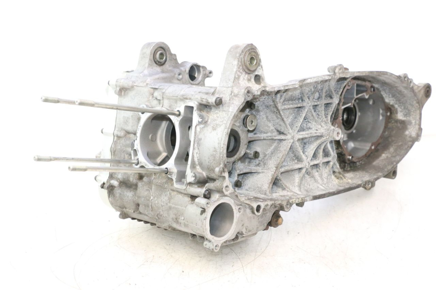 photo de BOTTOM ENGINE CASING YAMAHA XMAX X-MAX 125 (2006 - 2009) - Additional view of the item