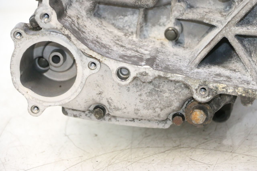 photo de BOTTOM ENGINE CASING YAMAHA XMAX X-MAX 125 (2006 - 2009) - High-resolution close-up