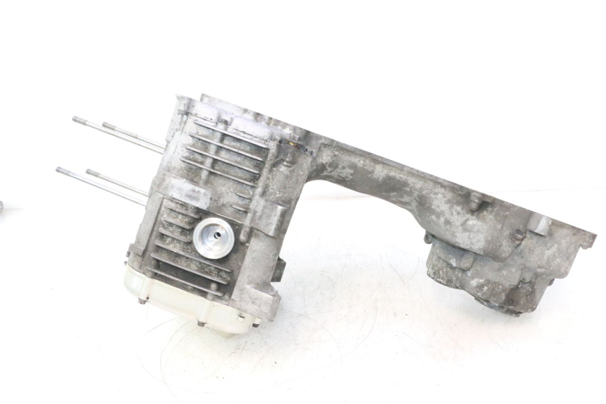 photo de BOTTOM ENGINE CASING YAMAHA XMAX X-MAX 125 (2006 - 2009) - Used quality zoom