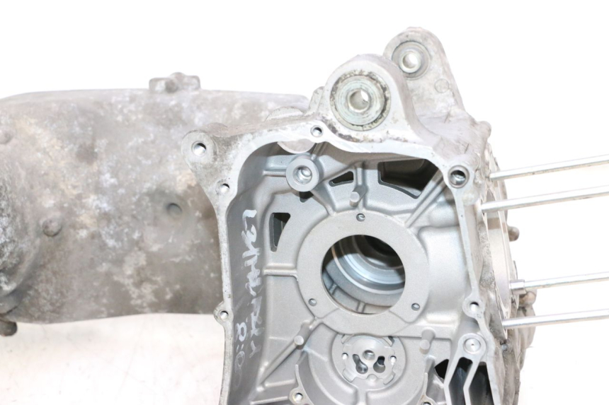 photo de BOTTOM ENGINE CASING YAMAHA XMAX X-MAX 125 (2006 - 2009) - Spare part profile view